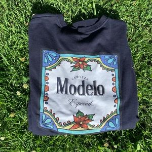 Modelo sweatshirt